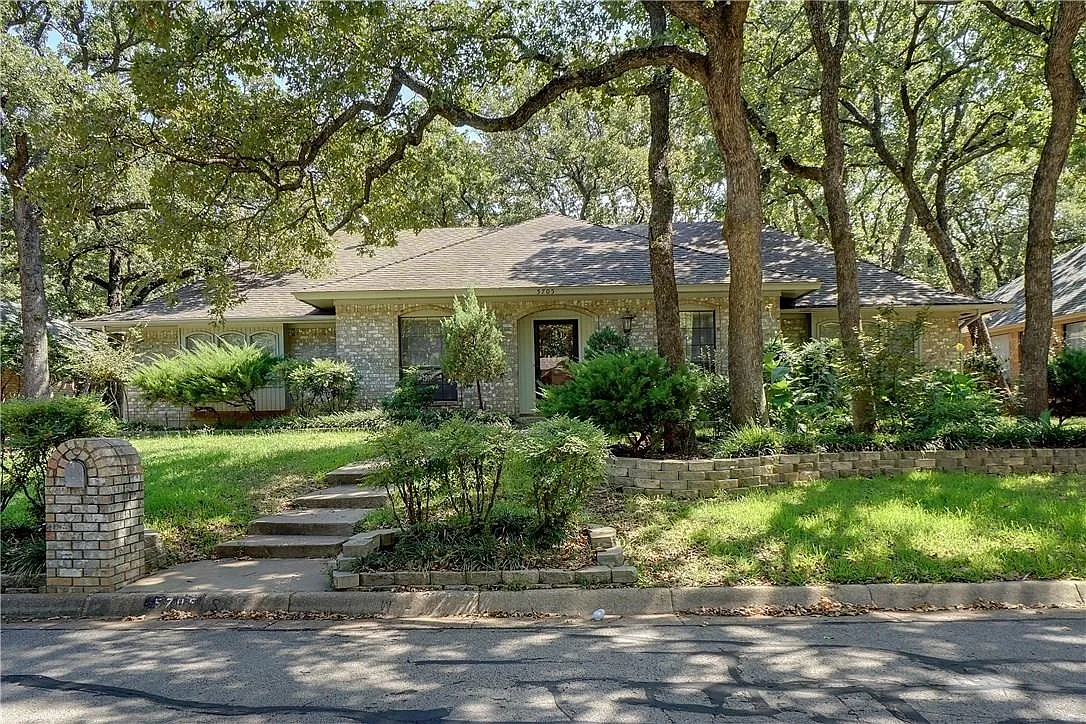 4 bed, 2249 sqft, $2,450 — Photo 1