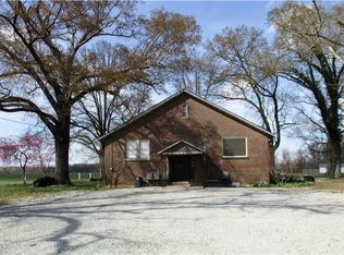 1990 Fall River Rd, Lawrenceburg, TN 38464