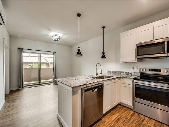 4th image of 4211 San Jacinto St APT 206