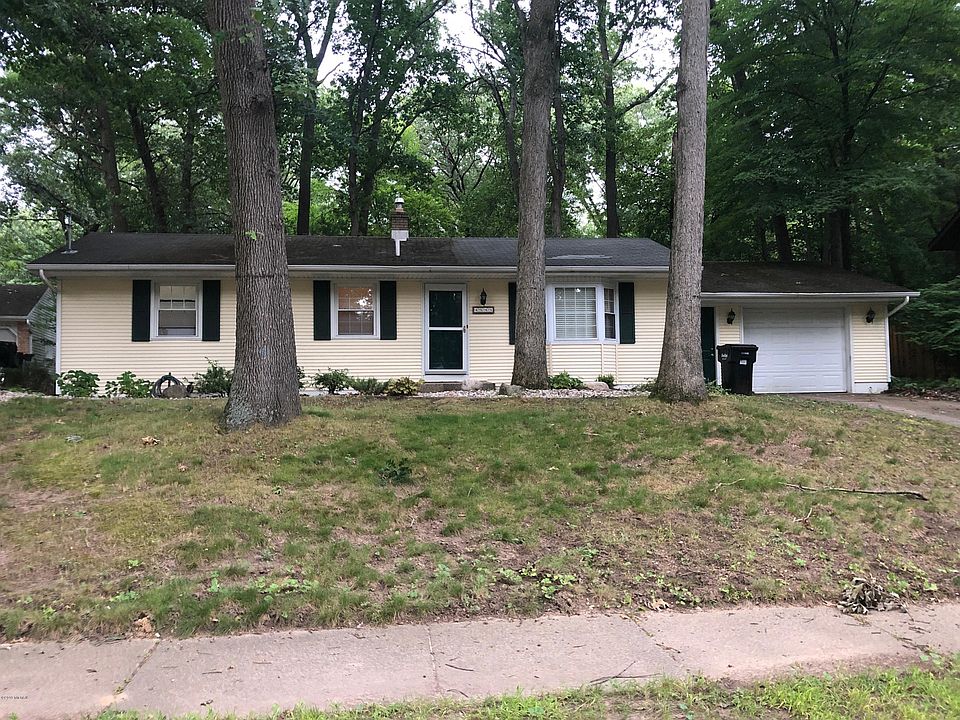 1st image of 4848 Fuller Ave SE