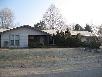 2nd image of 166 N Sherwood Dr