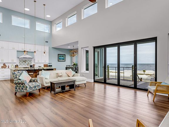 5th image of 790 Beach Blvd