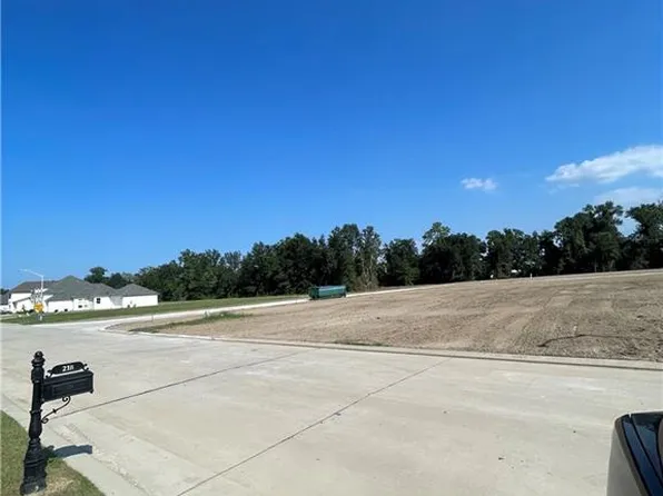 217 River Place Dr, Hahnville, LA 70057