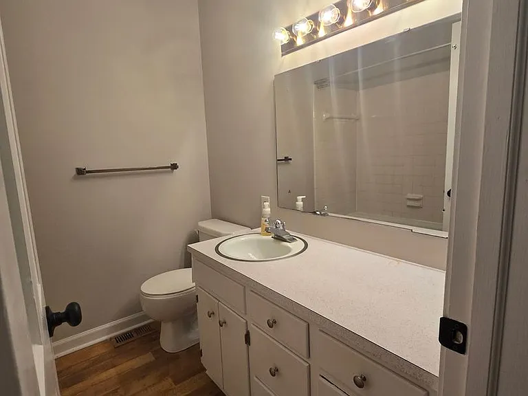120 Milton Ave — Photo 12