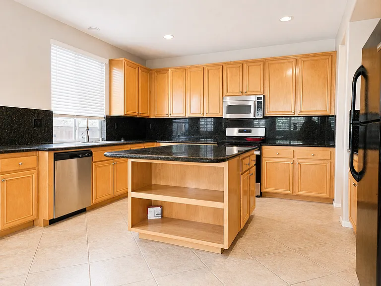 686 Jay Ct — Photo 6