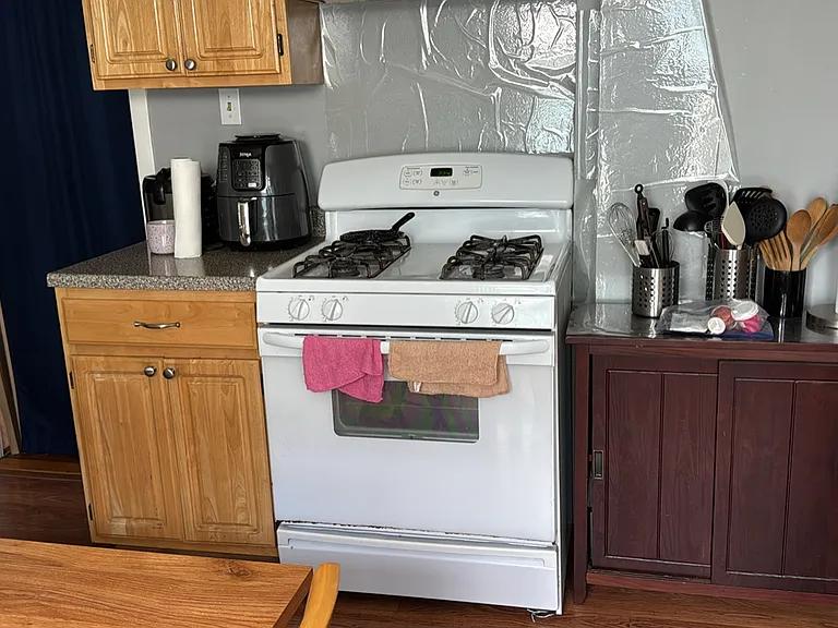 189 Campbell Ave #1 — Photo 5