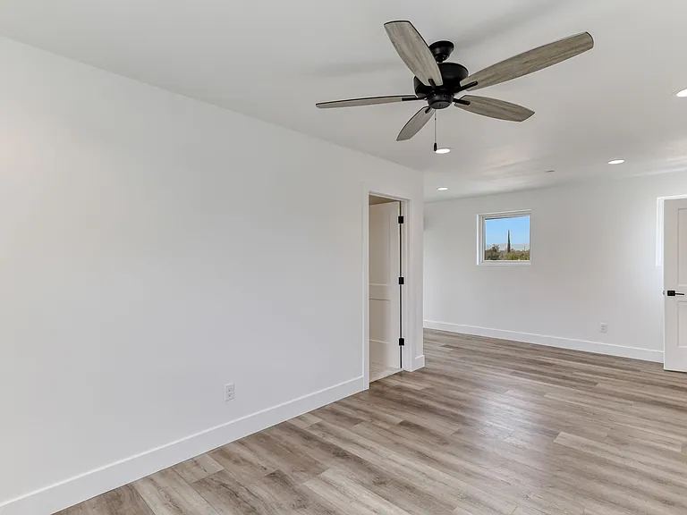 6790 Yvonne Ct — Photo 17