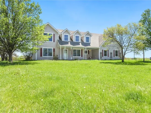 33188 223rd St, Easton, KS 66020