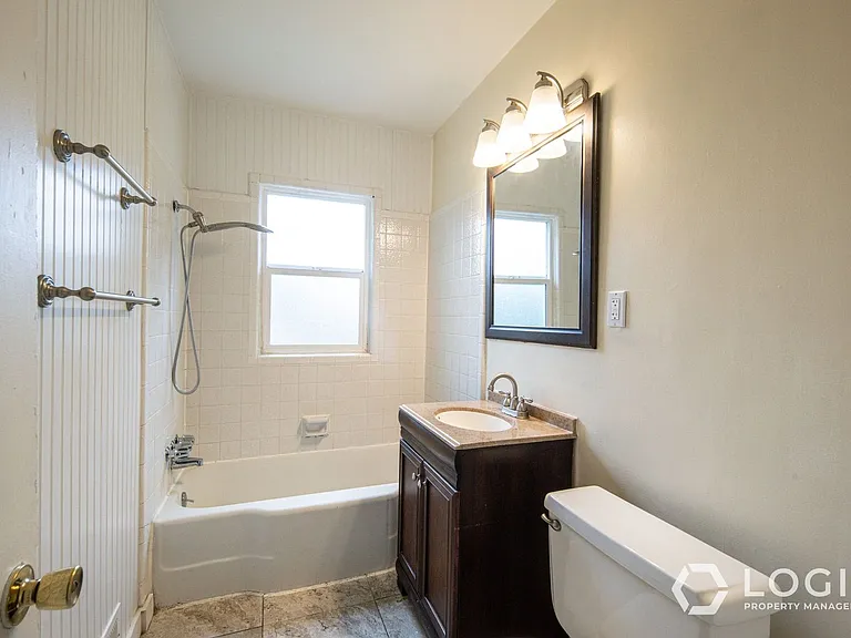 809 E 50 S — Photo 10