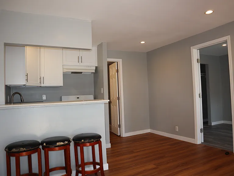 118 Roberts Ln #D — Photo 3