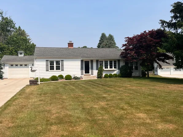 2060 Spring Rd, Hillsdale, MI 49242