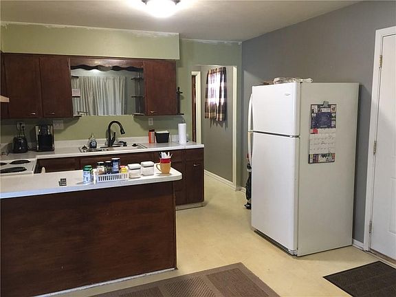3rd image of 1817 Hawthorne Dr