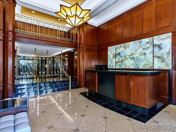 4th image of 500 W Harbor Dr W #1010