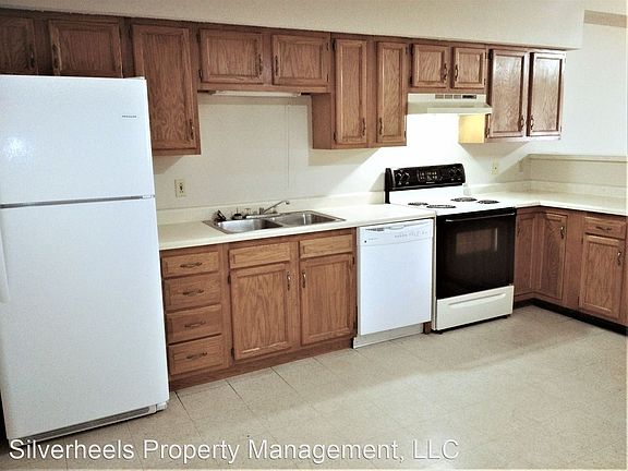 3rd image of 302 Ingleside Ave APT C