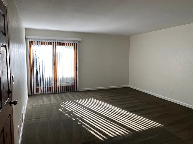 Dela Vina Apartments — Photo 33