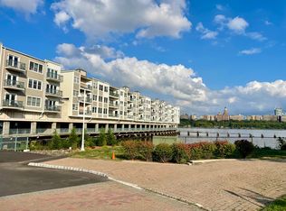 325 The Promenade #325, Edgewater, NJ 07020