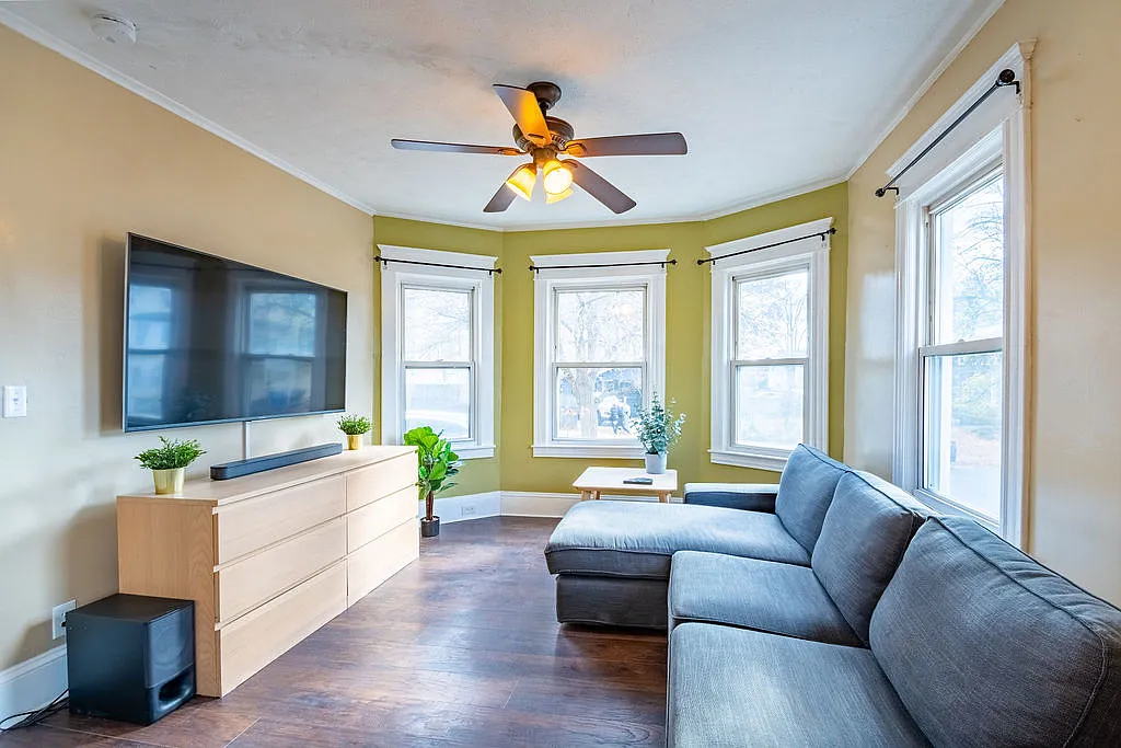 312 Franklin St — Photo 1