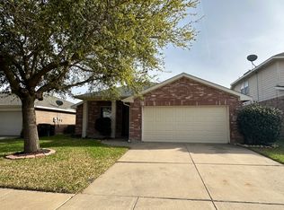 1129 April Springs Dr, Fort Worth, TX 76134