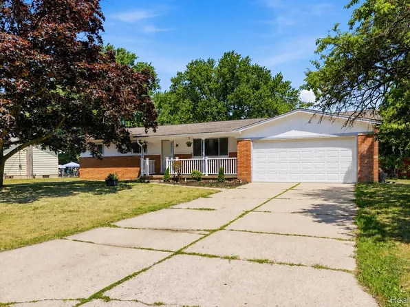 5068 Monticello Dr, Swartz Creek, MI 48473