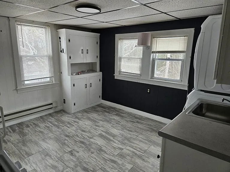 17 Hutchinson St #2 — Photo 2