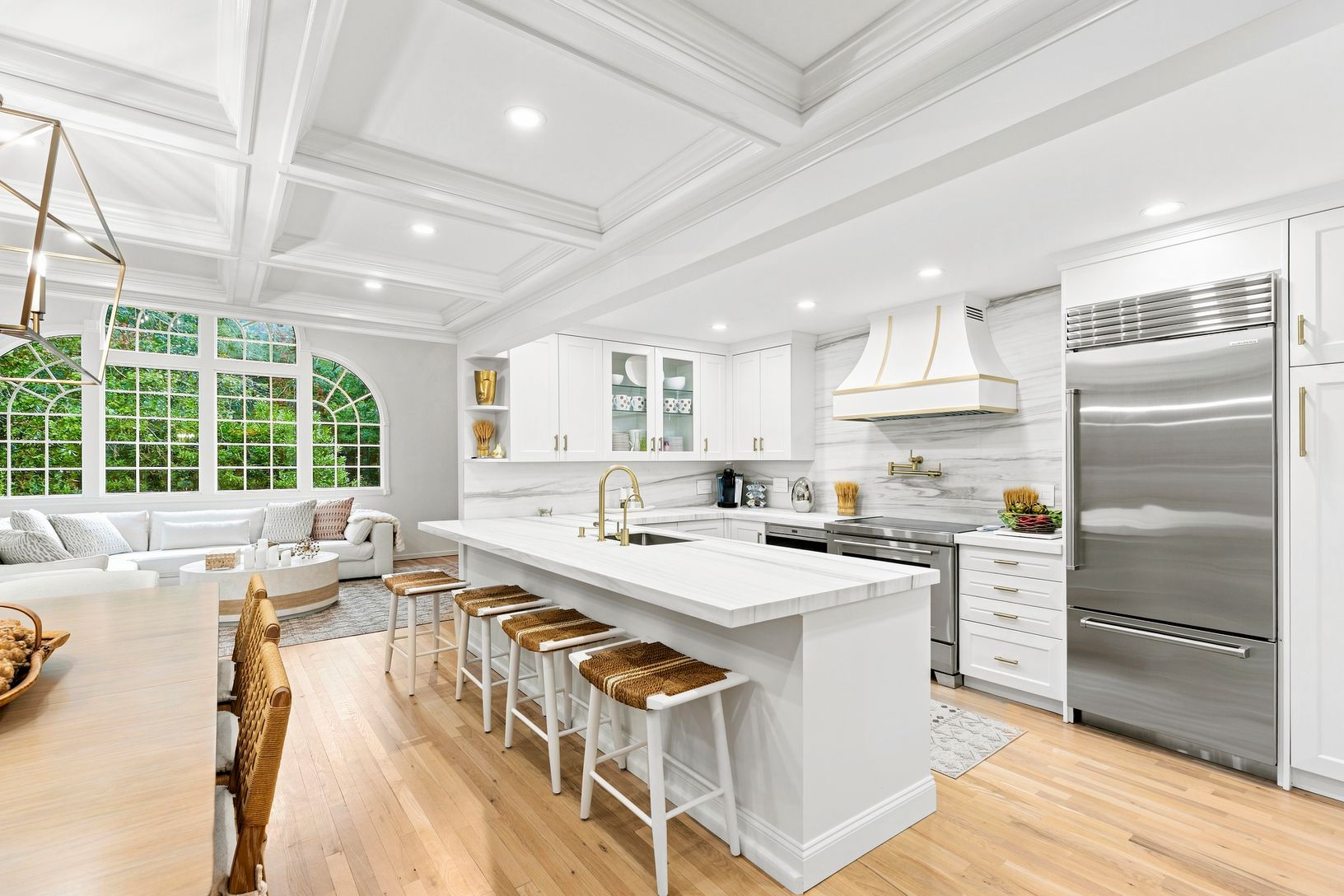  KITCHEN MARBLE TOPPED BREAKFAST BAR
