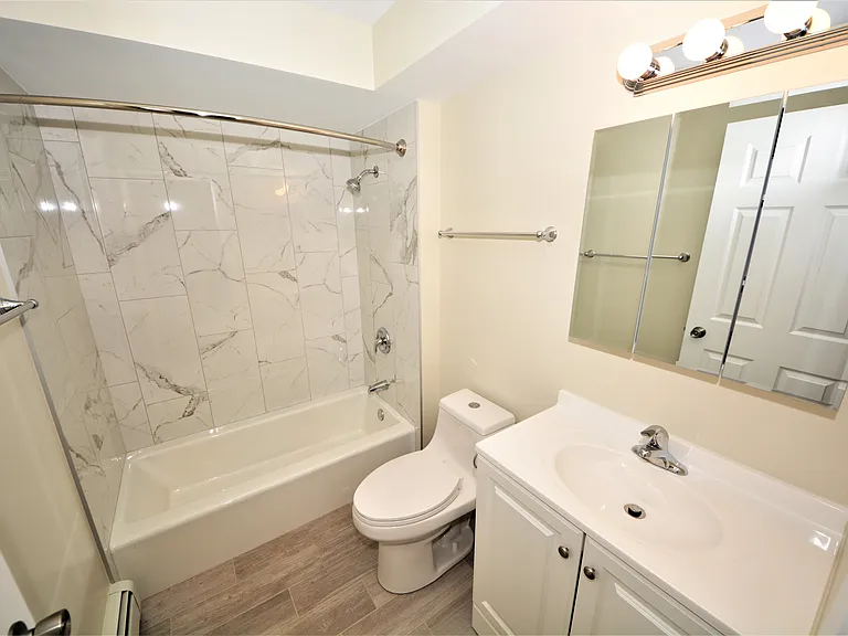 9422 S 78th Ct #2 — Photo 6