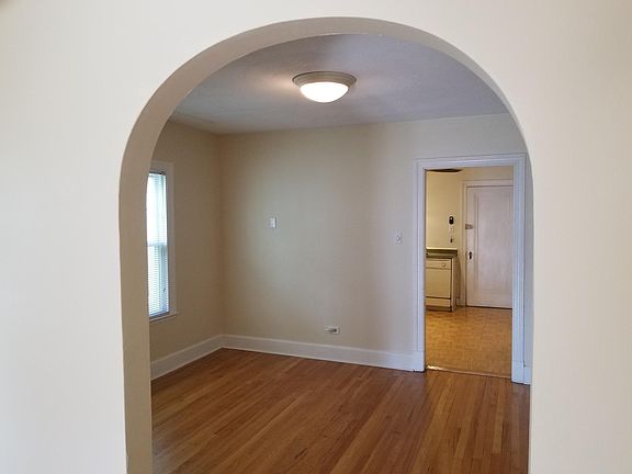 3rd image of 517 Durston Ave