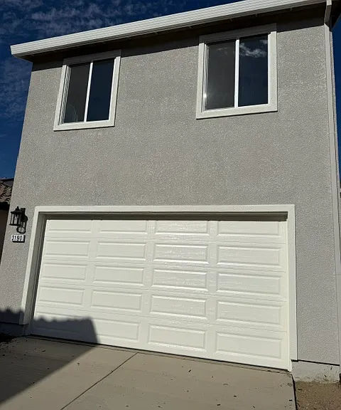 3194 Summit Dr — Photo 1