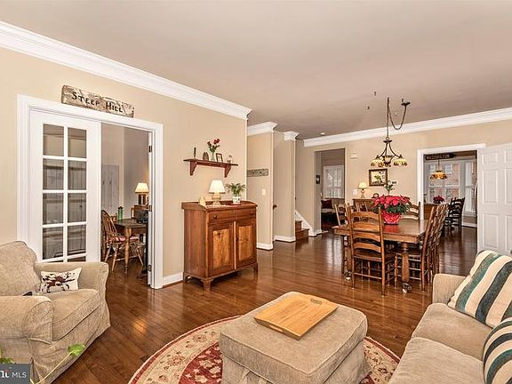 4th image of 22112 Havenworth Ln