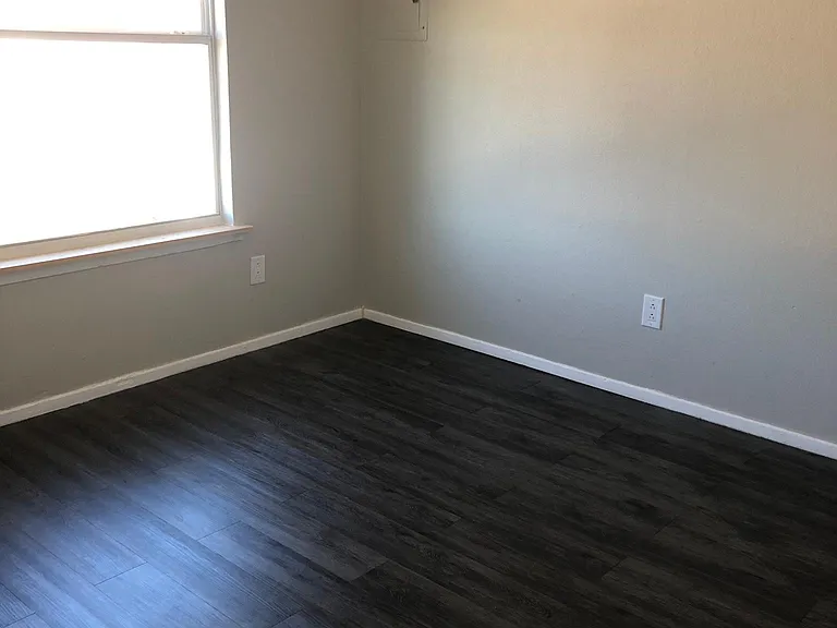 813 Parkview Dr #D — Photo 11