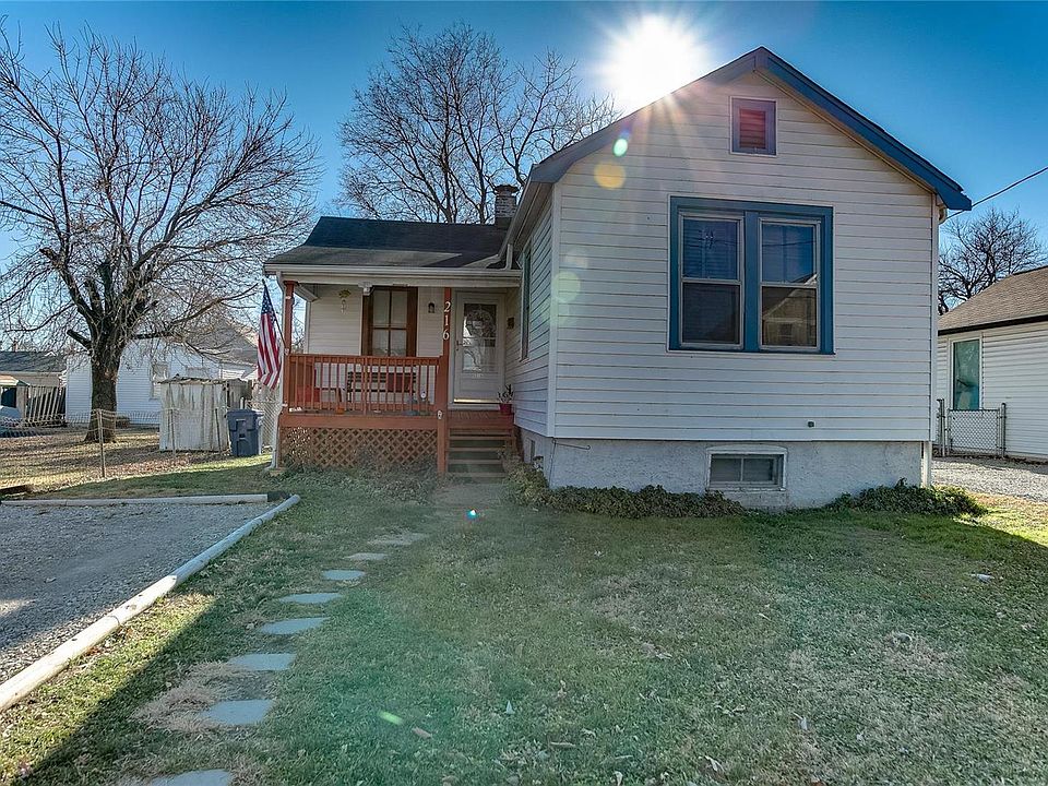 1st image of 216 W Felton Ave