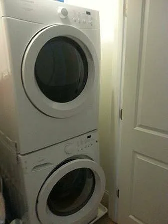 Moore Street Apartments — Photo 10