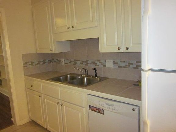 5th image of 3429 Shannon Dale Dr