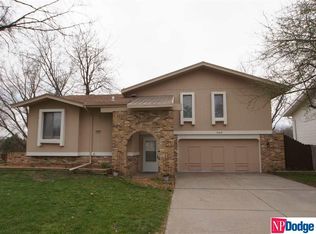 15819 Valley St, Omaha, NE 68130