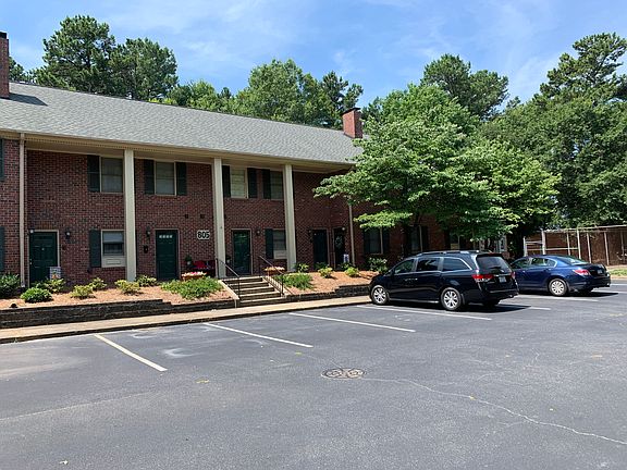 2nd image of 805 Cornwallis Ave APT 6