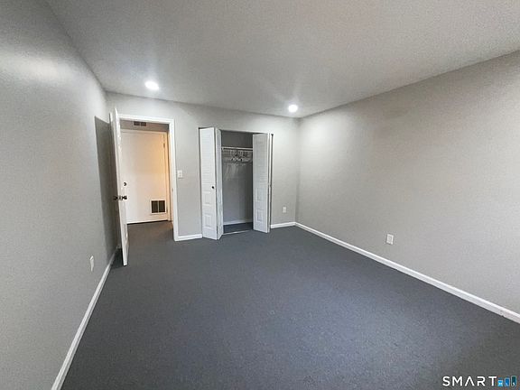5th image of 471 Whalley Ave Unit Q
