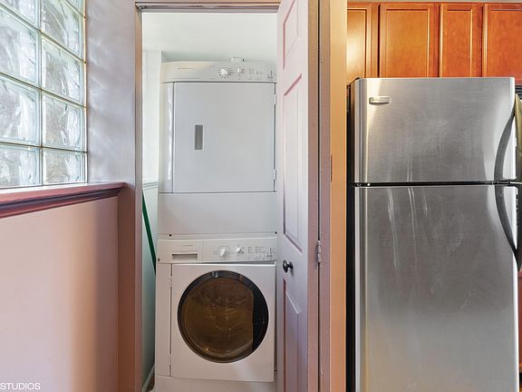 5th image of 1124 Washington Blvd APT 2A