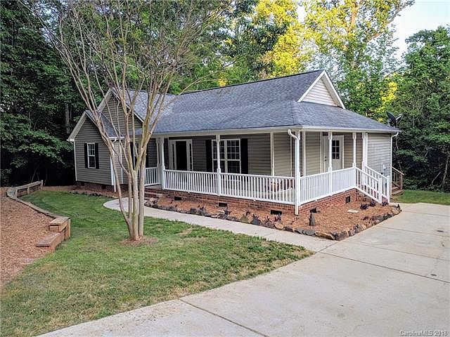 1st image of 914 Ragin Ln
