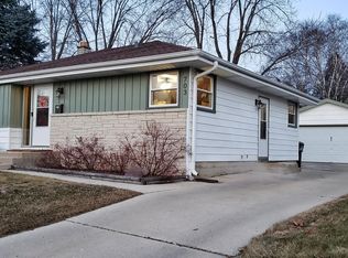 703 Pleasant Dr, West Bend, WI 53095