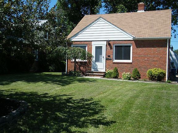 2nd image of 29905 Lake Shore Blvd