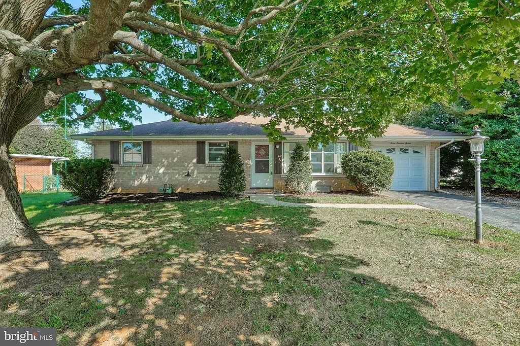 307 Kendale Dr photo 1