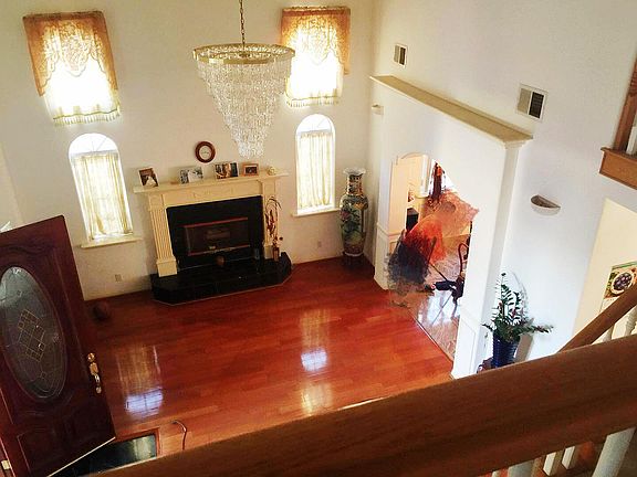 5th image of 4735 Willard Ave