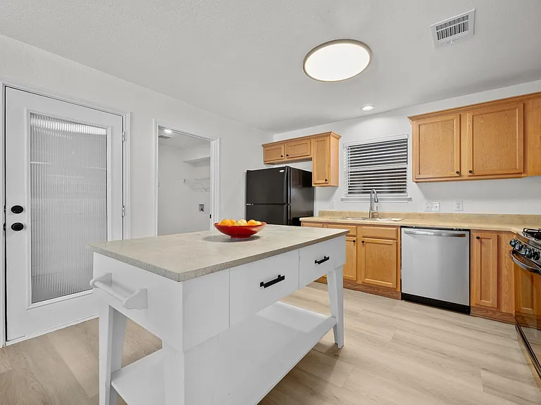 1818 Lost Maples Loop — Photo 12
