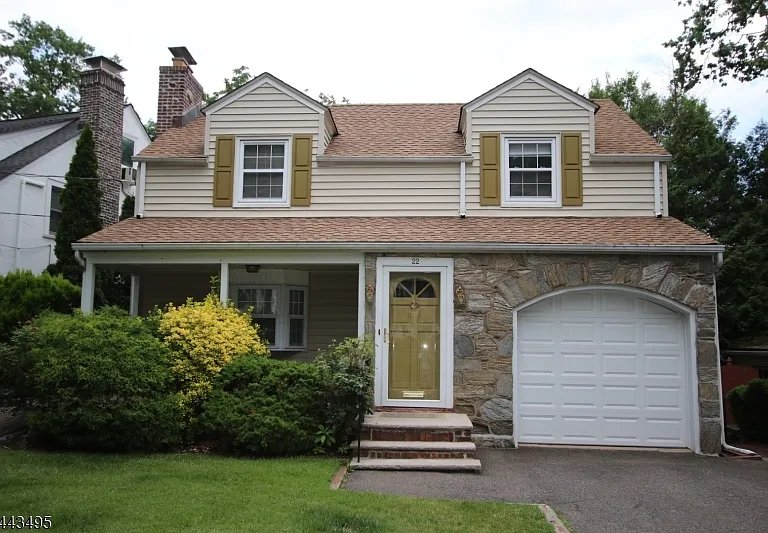 22 Sunset Dr — Photo 1