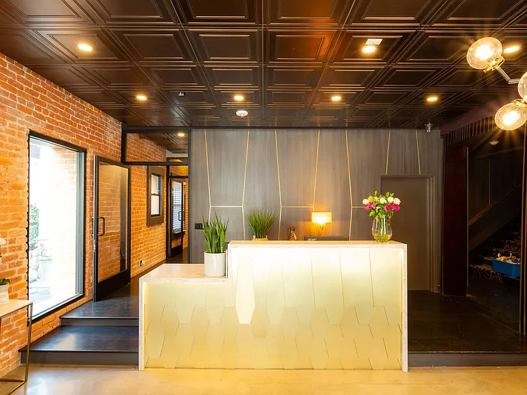 Leasing Office