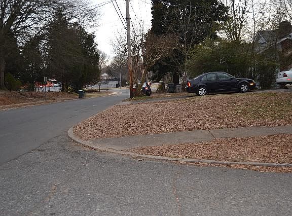 3rd image of 209 W 6th Ave