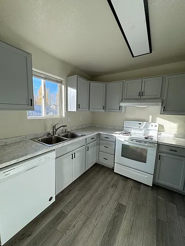 1024 Boston St #1024 Photo 1