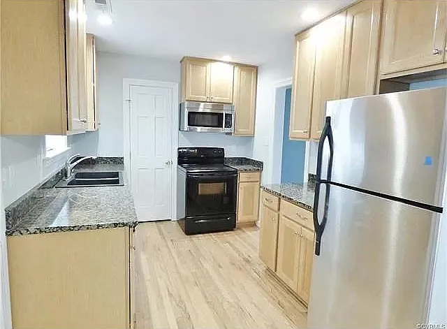 3422 Kensington Ave #B — Photo 6