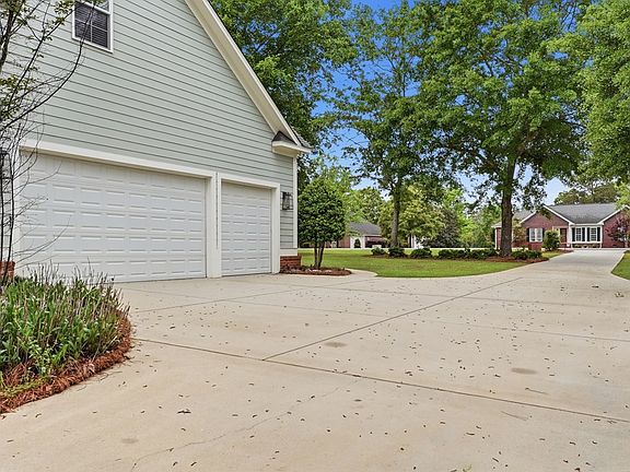 4th image of 202 Wiregrass Way