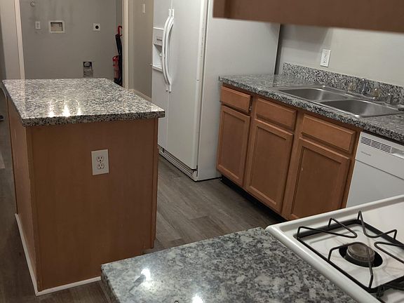 4th image of 6422 Austinville Dr